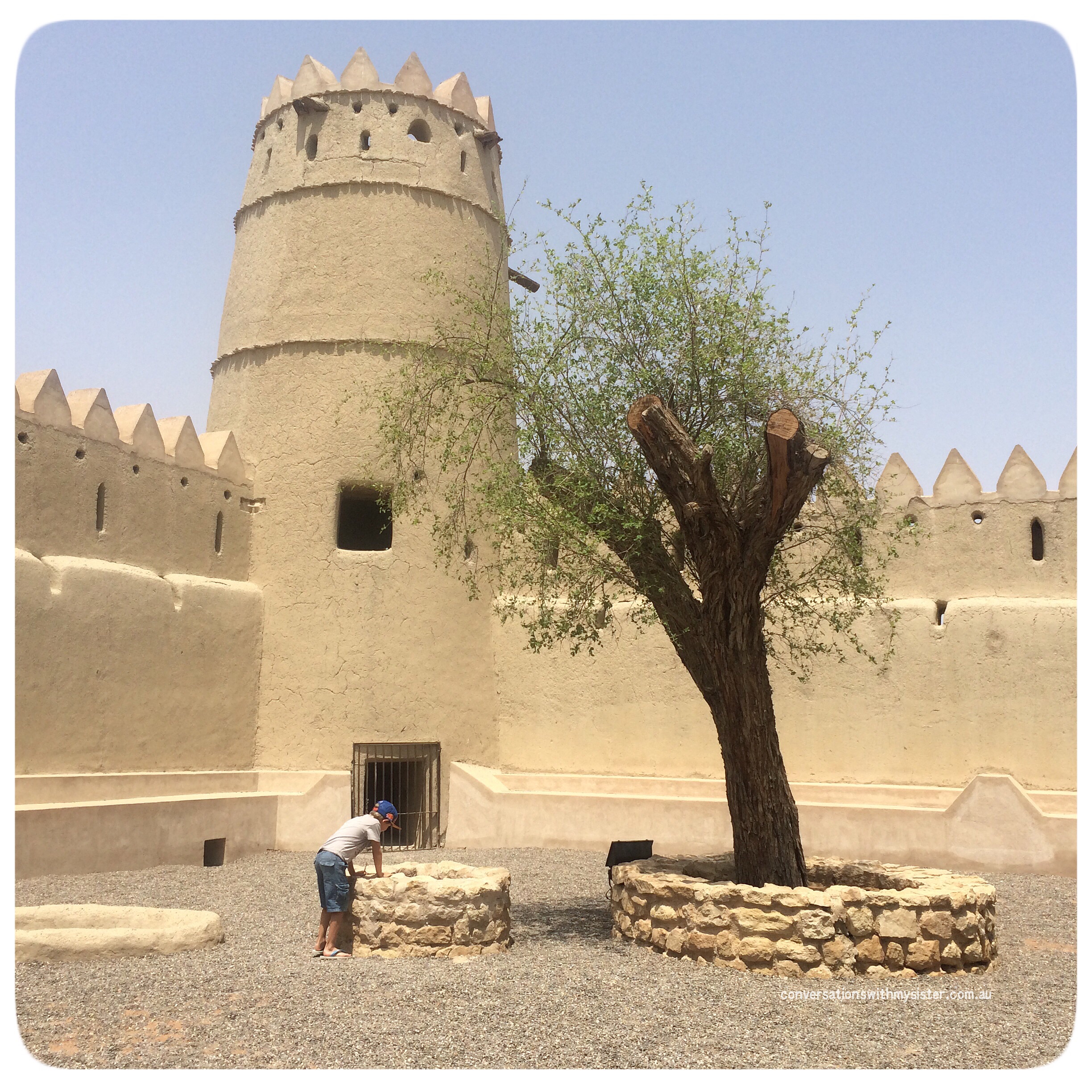 A family travel guide covering exactly what to see and do in Al Ain. All you need to know when setting off on a weekend roadtrip to visit the fourth largest city in the UAE and one of the world’s oldest permanently inhabited settlements. 